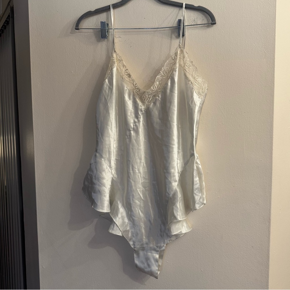 Vintage Victorias Secret White/Cream Lacey Bodysuit Lingerie Pajamas Size Large